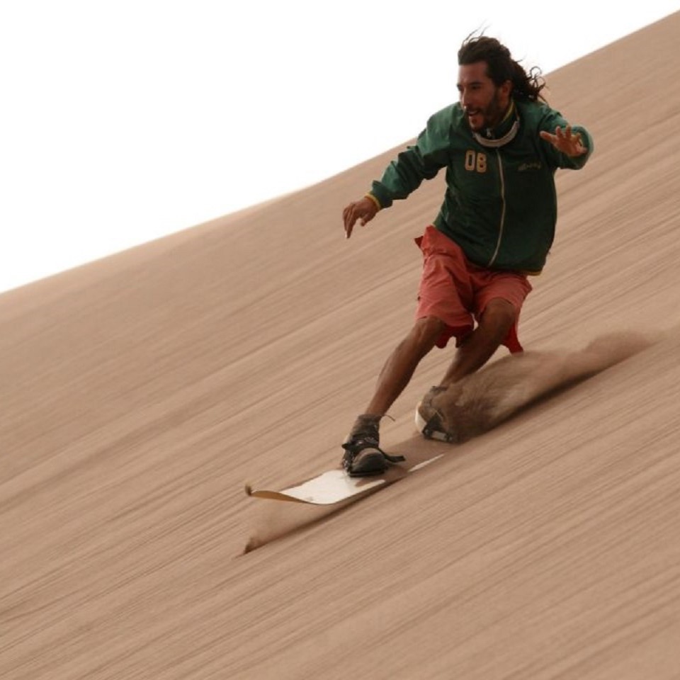 Cours de sandboard dans l'erg Chigaga