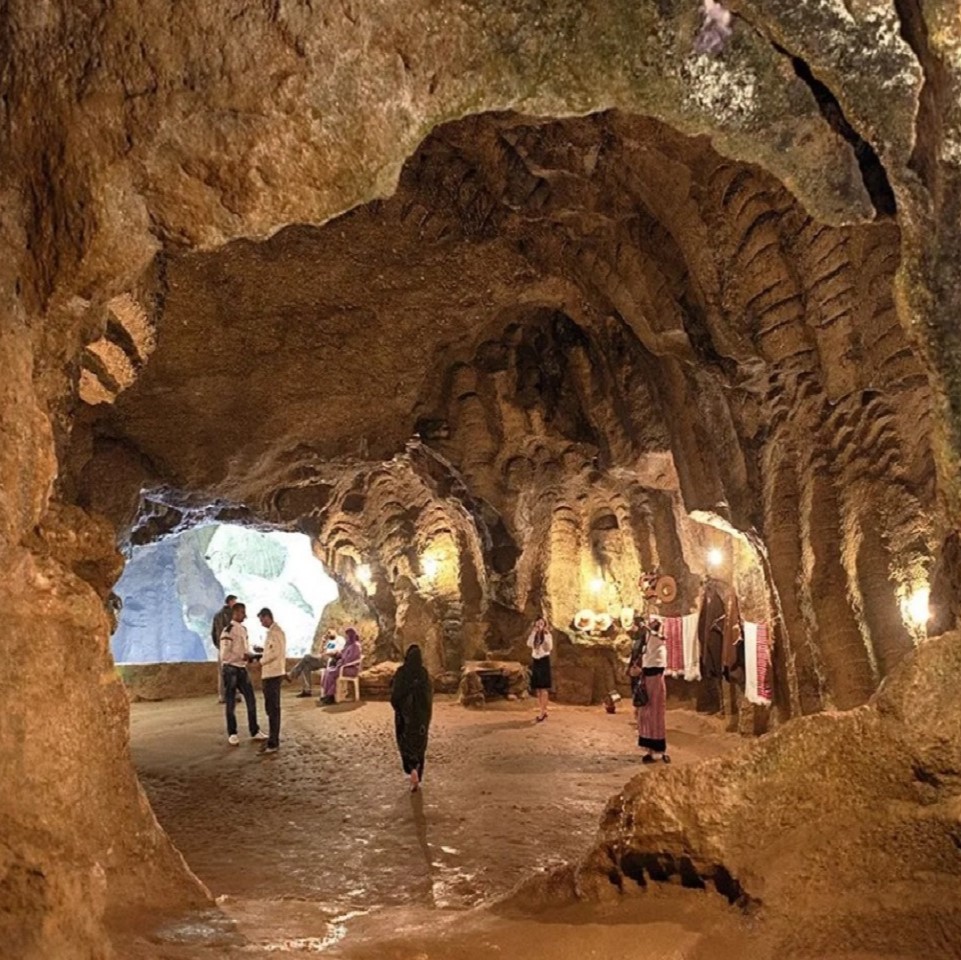 Spéléologie dans les grottes de Demnate